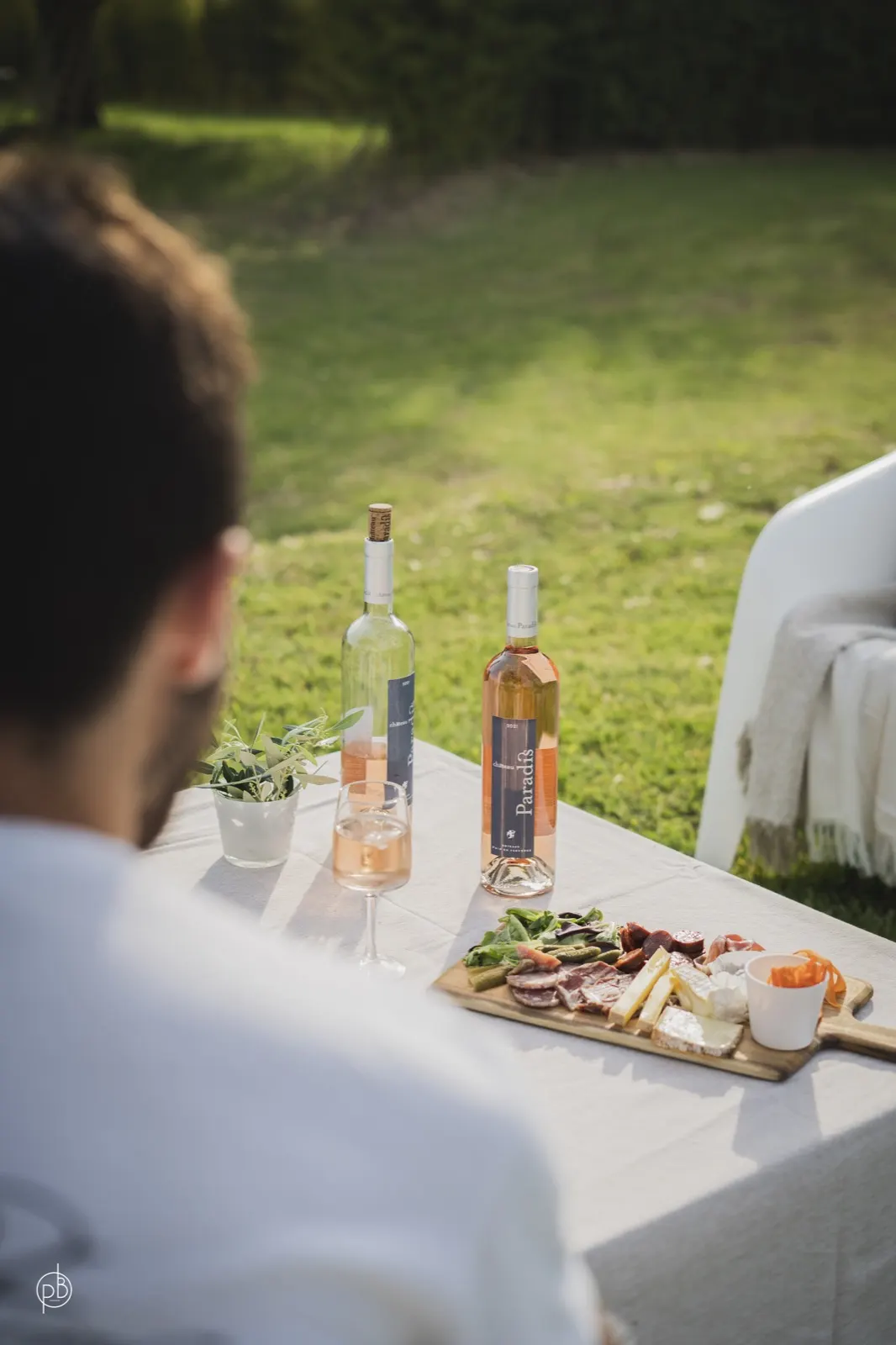 Mobilier de réception et détail de table au Mas Dionysos